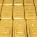 تراجع سعر الذهب عيار 21 بمقدار 25 جنيهًا اليوم