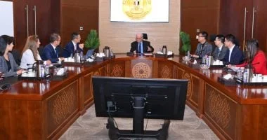 "هواوي" تبحث التوسع في مصر مع نائب رئيس الوزراء الاقتصادي