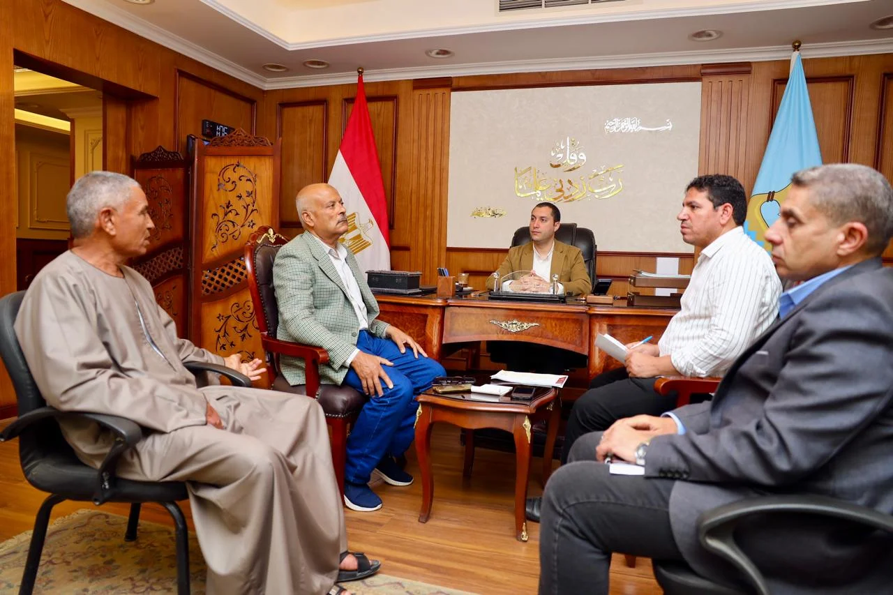 نائب محافظ كفر الشيخ يستمع لشكاوى المواطنين
