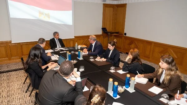 تعزيز التعاون السياحي بين مصر وفرنسا