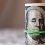 أعلى سعر للدولار في السوق الرسمية اليوم