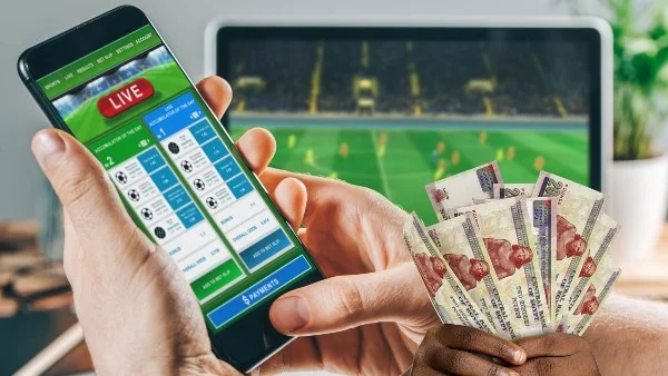 الأزهر: المراهنات الرياضية عين القمار وأموالها خبيثة