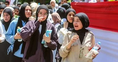 استعدادات طلاب الثانوية العامة لامتحان الكيمياء 2026