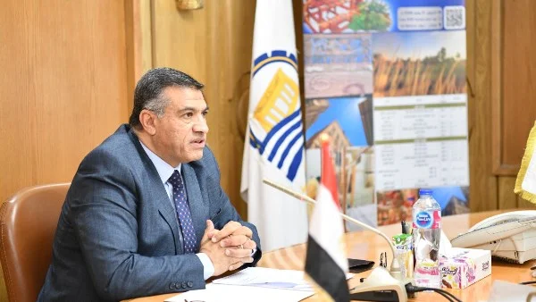 موعد رصف طرق بركة النموذجية في نجع حمادي