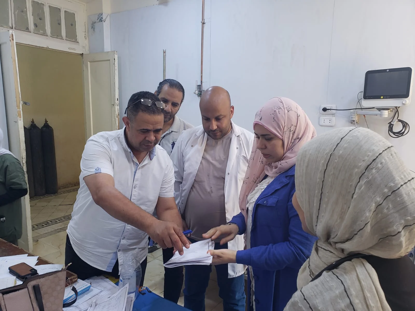 جولة ميدانية لتفقد مستشفى جرجا العام