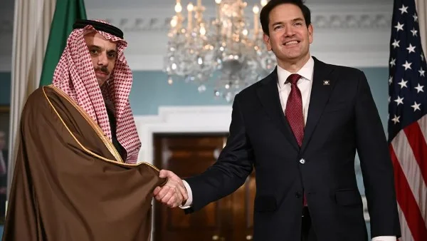 وزيرا خارجية السعودية وأمريكا يتبادلان وجهات النظر