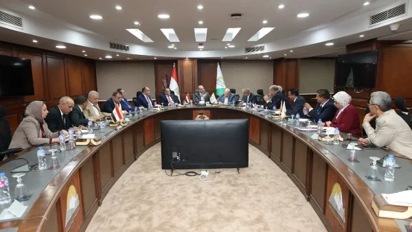 محافظ الجيزة يستقبل حزب حماة الوطن لمناقشة احتياجات المواطنين
