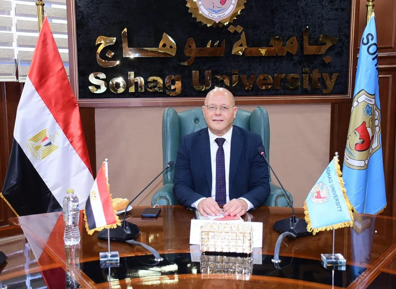 منح العلاوة التشجيعية لـ512 عاملاً بجامعة سوهاج