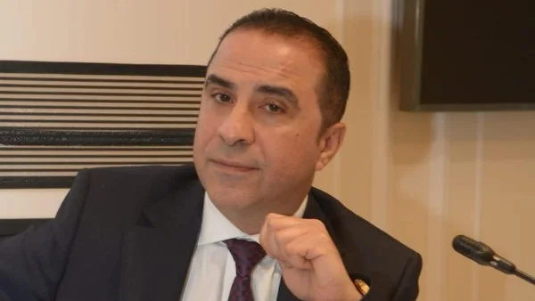 "شريحة الطفل" خطوة مهمة لحماية النشء من المخاطر الرقمية