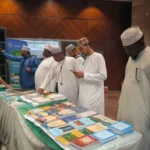 توافد الزوار على جناح المجلس الأعلى للشئون الإسلامية بمعرض الكتاب