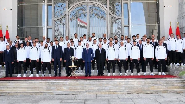 تكريم السيسي يدعم المنتخب المصري ويدخل السعادة للقلوب