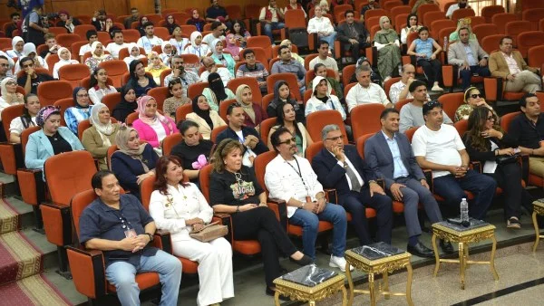 حوار مفتوح مع نجوم الفن في مهرجان المسرح بالدقهلية