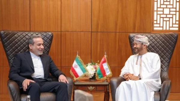 تفاهم إيراني عماني حول أمن مضيق هرمز