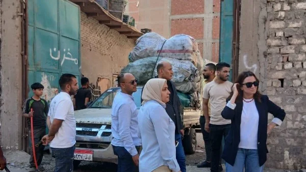 إغلاق مخزنين للفريزة بالهرم لمواجهة المخالفات