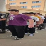 طلاب علمي رياضة بالإسماعيلية يحتفلون بعد امتحان الرياضيات