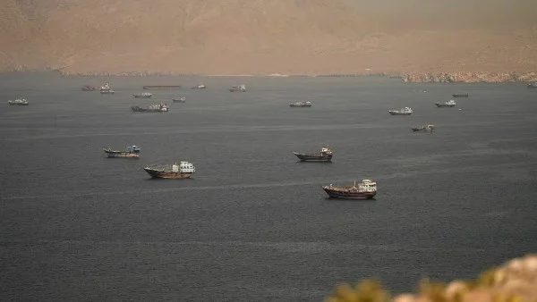 إيران تحذر: الدفاع عن مضيق هرمز واجب وطني
