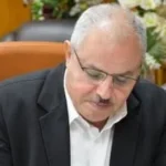 رئيس جامعة القناة يهنئ خريجي صيدلة باعتماد نتائجهم