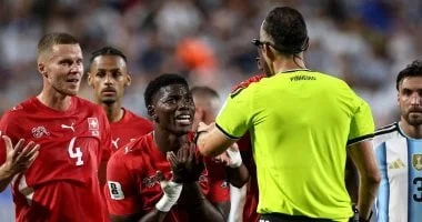 تحديثات الفيفا بشأن تقنية VAR بعد طرد إمبولو