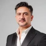 تامر دهب يخضع لعملية استئصال ورم في المخ بدعم من زملائه