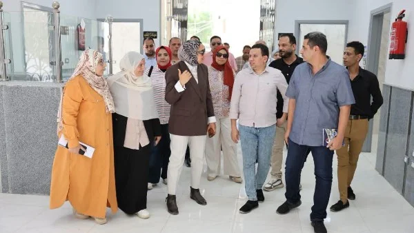 تأثيث العيادات الخارجية بالتأمين الصحي في الوادي الجديد