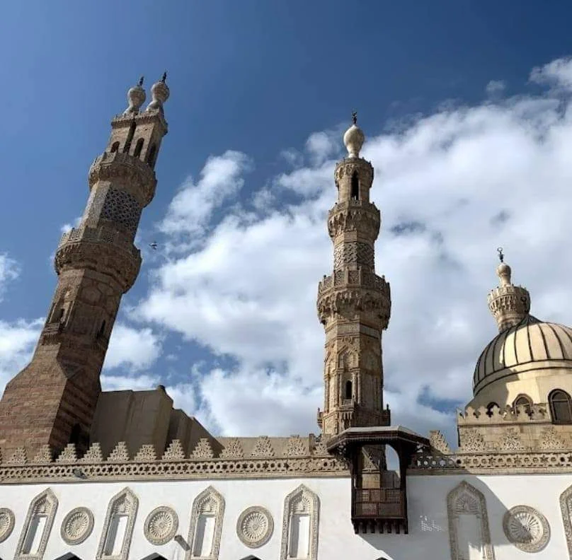 الأزهر يعلن توقف الأنشطة بالجامع والرواق الأزهري
