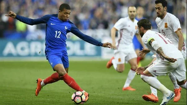 مباراة فرنسا وإسبانيا في نصف نهائي كأس العالم