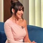 ساندي تتألق بإطلالة عصرية داخل سيارتها على إنستجرام