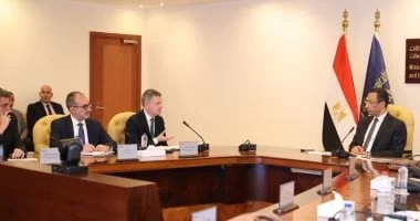 وزير الاتصالات يبحث مع البنك الدولي تعزيز التعاون في الذكاء الاصطناعي