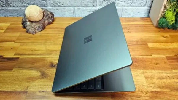 مايكروسوفت تتخلى عن جهازين شهيرين من عائلة Surface