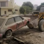 جهود مكثفة من المرور لرفع السيارات المتهالكة