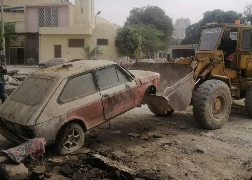 جهود مكثفة من المرور لرفع السيارات المتهالكة
