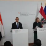 وزير الخارجية يبحث تعزيز التعاون مع النمسا