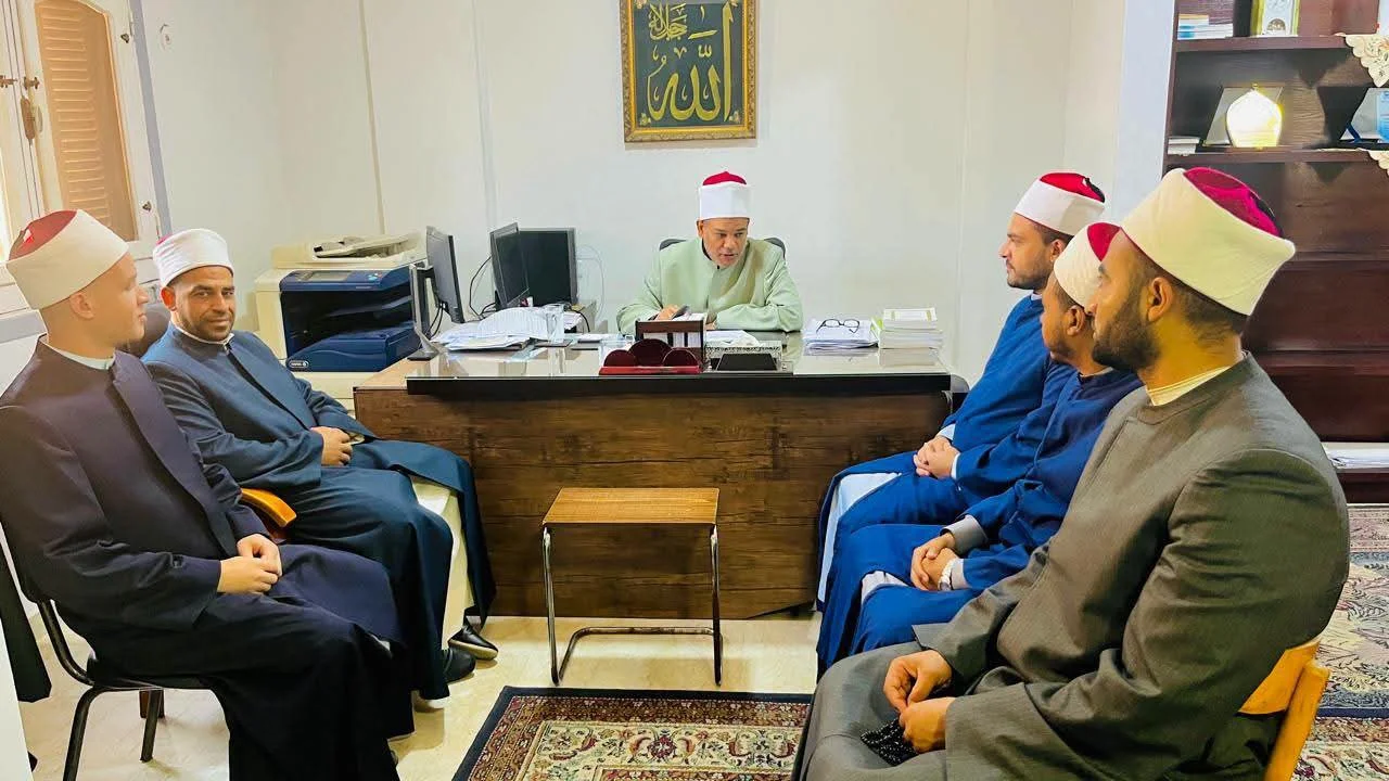 وكيل أوقاف البحر الأحمر يلتقي بأئمة "دفعة الشعراوي"