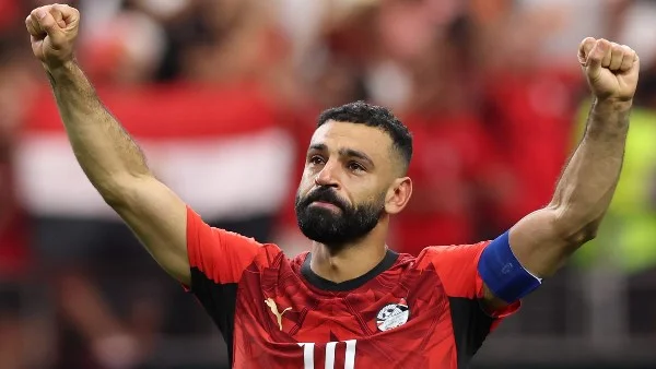 وكيل محمد صلاح يثير الجدل حول انتقاله إلى بشيكتاش