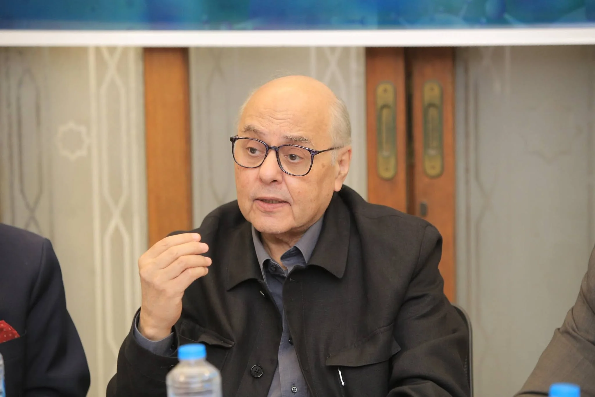 رئيس حزب الغد: تحذيرات من تأثير السوشيال ميديا على الأسرة