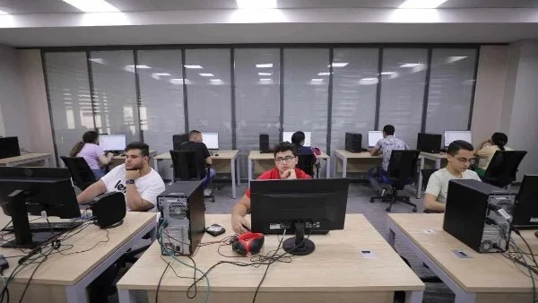 استعدادات جامعة العاصمة لاختبارات القدرات بكليه التربية الفنية