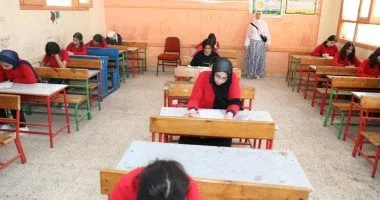 بدء امتحانات الملاحق لصفوف النقل
