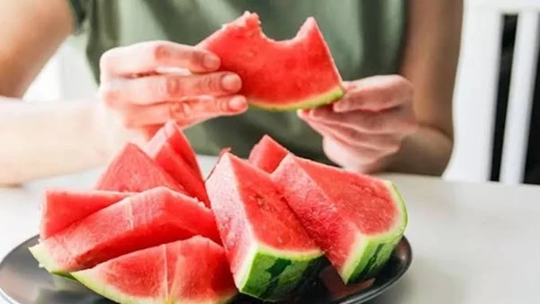 فوائد تناول البطيخ بانتظام لصحتك