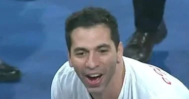 الأهلي يتعاقد مع أحمد الأحمر لدعم كرة اليد