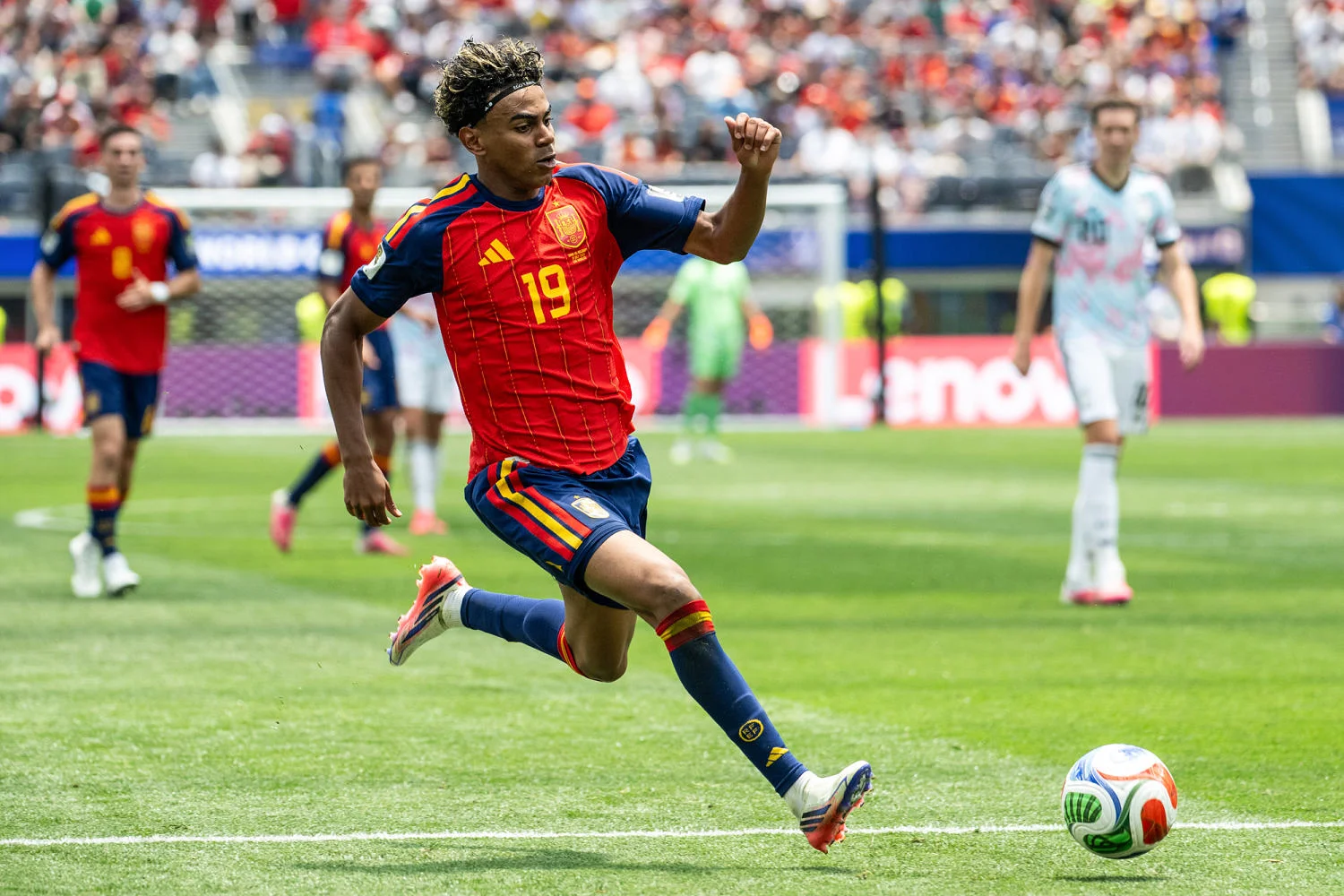 ميسي يواجه خليفته المحتمل يامال في نهائي كأس العالم
