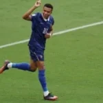 مبابي يكتب التاريخ ويقود فرنسا ضد إنجلترا بكأس العالم