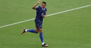 مبابي يكتب التاريخ ويقود فرنسا ضد إنجلترا بكأس العالم