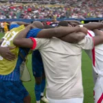 عناق مؤثر بين الإنجليز والفرنسيين بعد المباراة