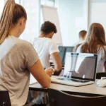 تأثير استخدام التكنولوجيا على مهارات التفكير لدى الطلاب