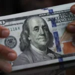 ارتفاع الدولار مع تصاعد التوترات في الشرق الأوسط