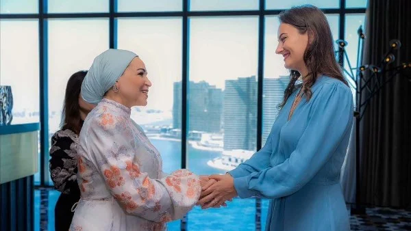 انتصار السيسي تستقبل قرينة رئيس الجبل الأسود بالعلمين