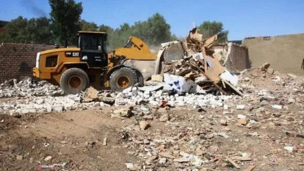 جهود مكثفة لإزالة التعديات في أسوان