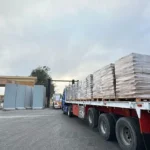 الهلال الأحمر يطلق قافلة زاد العزة الـ 239 إلى غزة