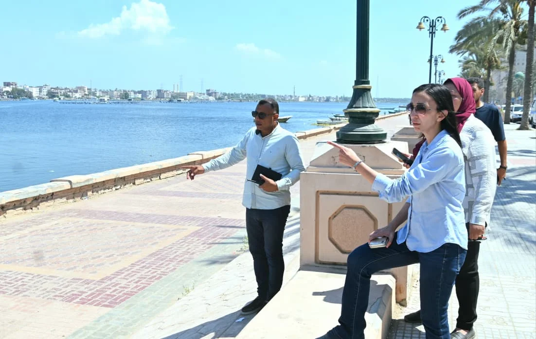جولة ميدانية لمحافظ البحيرة في رشيد