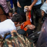 عودة المحتجين الطلاب بعد قمع الشرطة في الهند